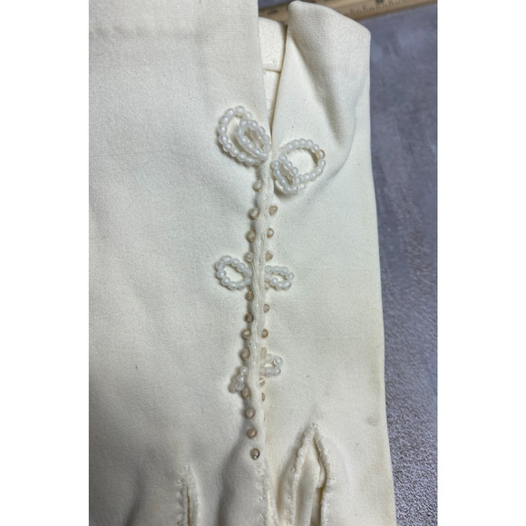 Vintage Crescendoe Womens Ivory 7.5 Leather Tailored Beaded Bow Design - Picture 3 of 7